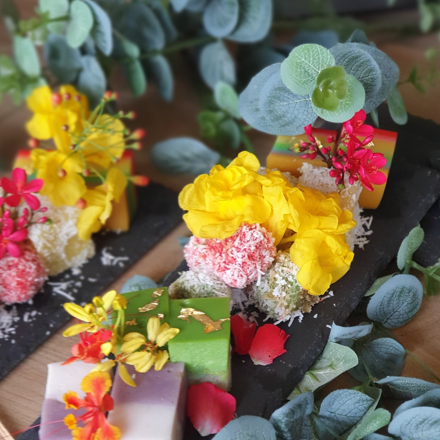 Nyonya Kueh Double Slate Platter (4pax)