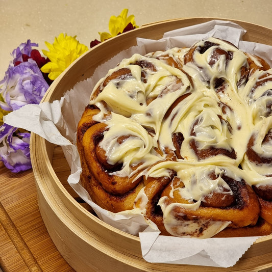 Cinnamon Bun Bunt Cake Steamer Basket