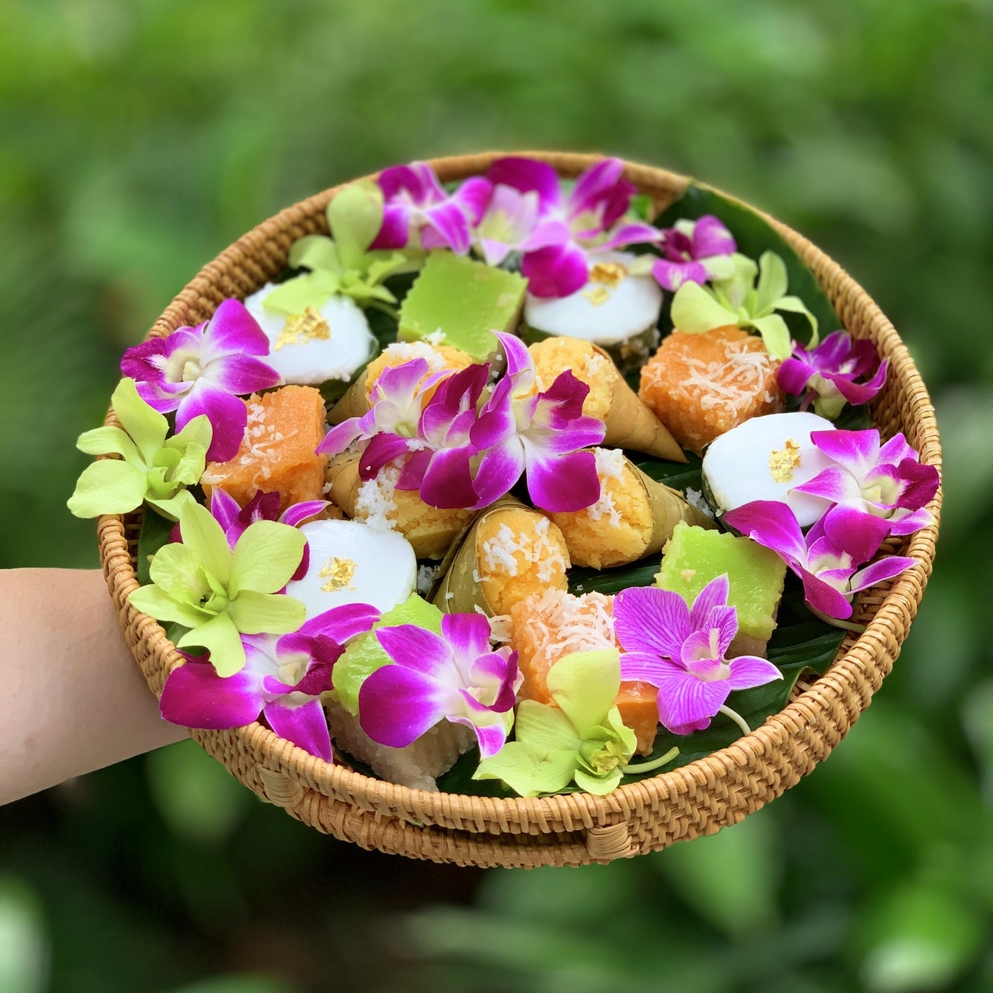 Thai Delights L Rattan Tray (3-5pax)