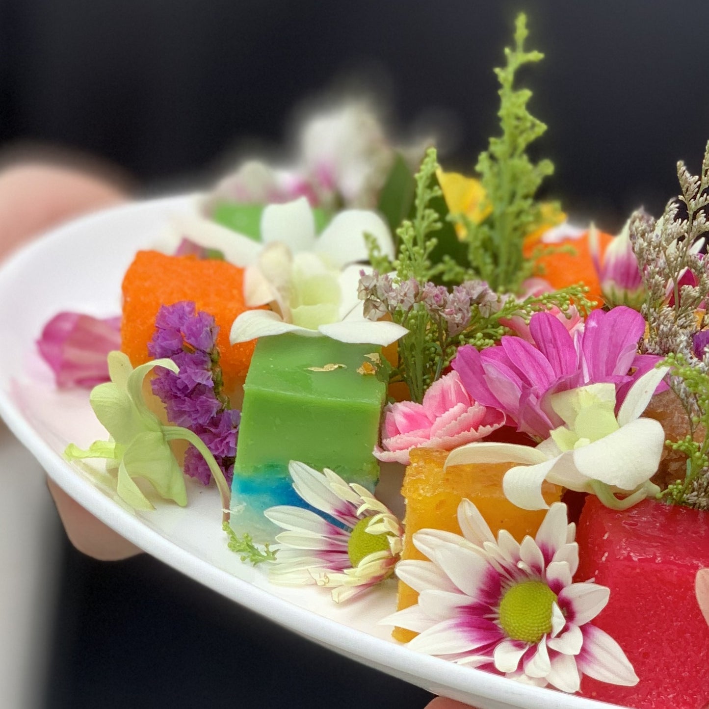 Nyonya Floral 'Bunga Oval' Kueh Platter (4pax)