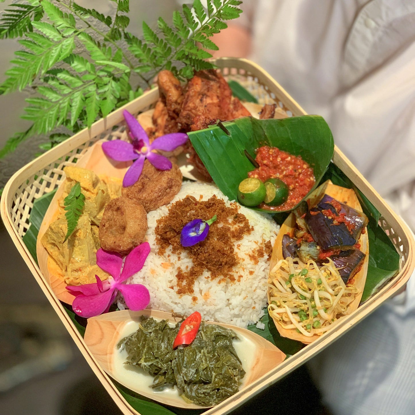 Ambeng Rattan Platter (2 pax)