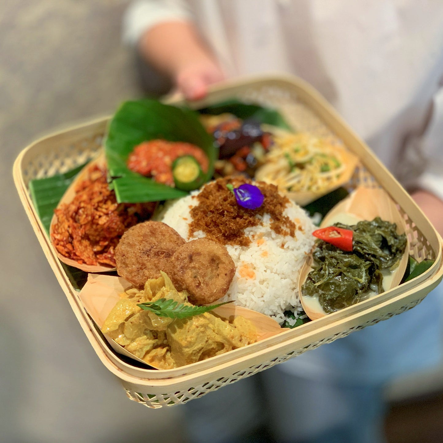 Ambeng Rattan Platter (2 pax)