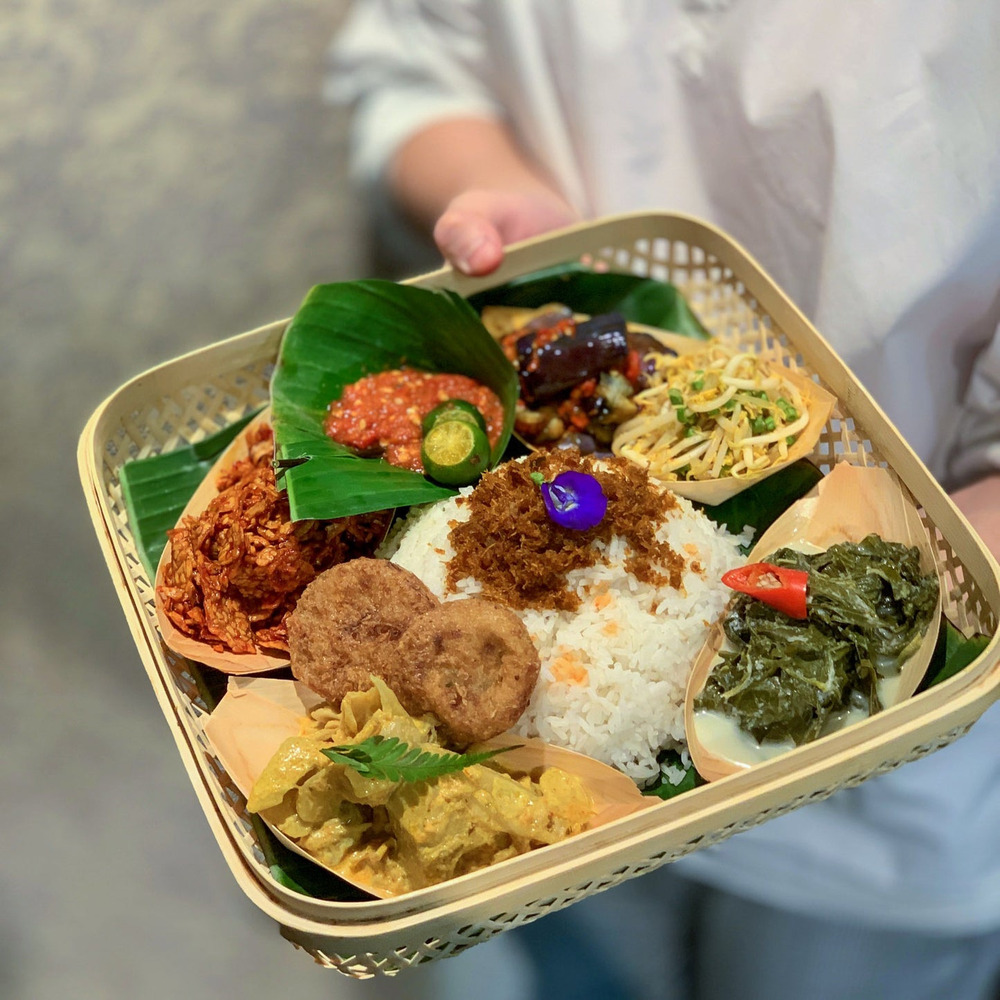 Ambeng Rattan Platter (2 pax)