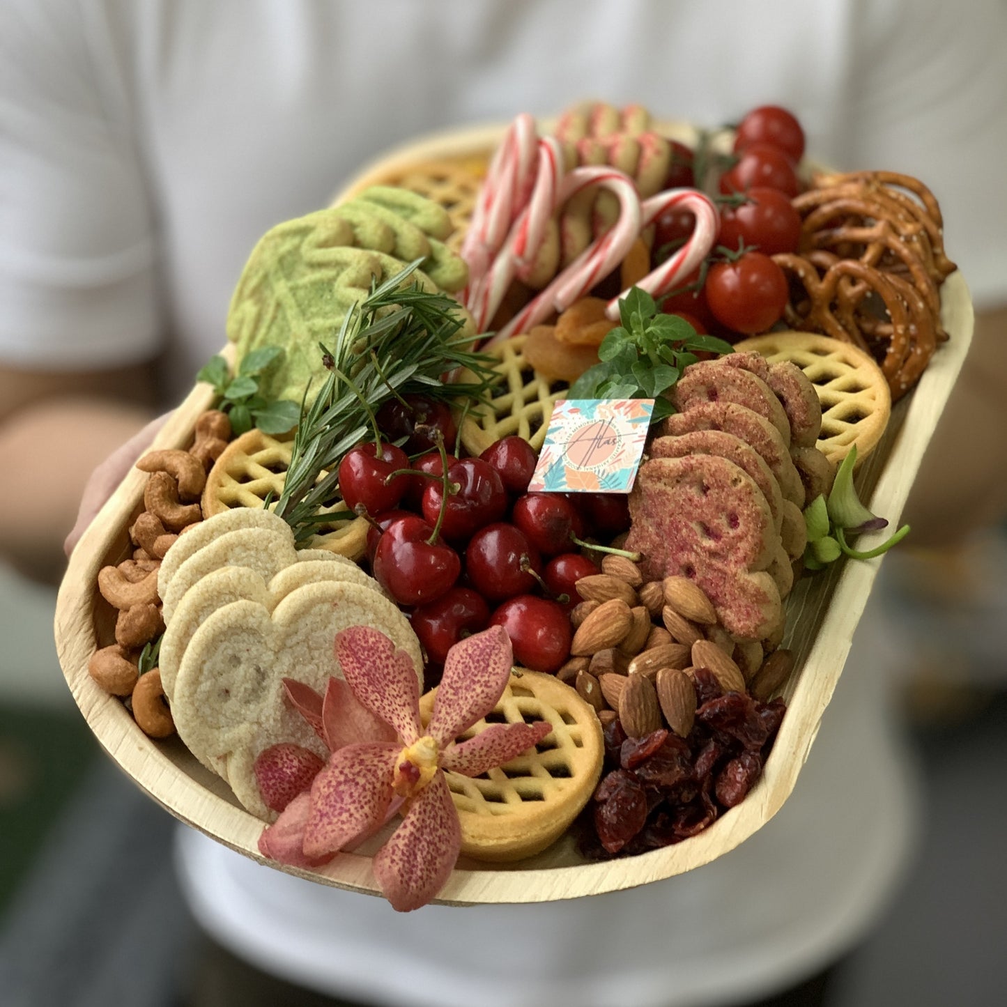 "Feliz Navidad" Cookies & Pies Platter