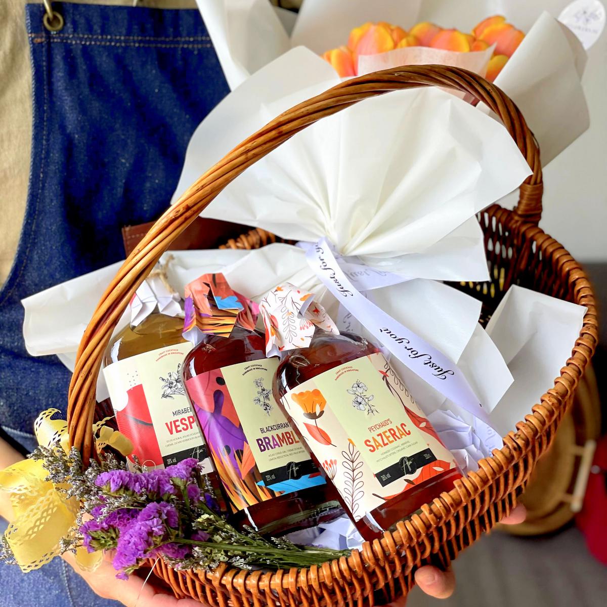 Cocktails & Flowers Hamper
