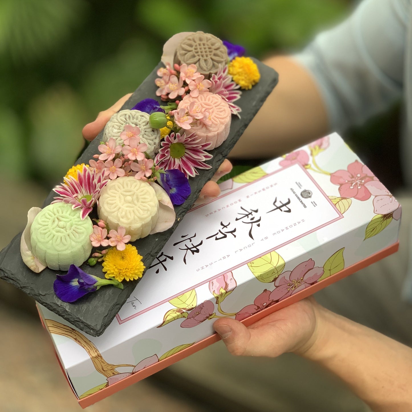 Snowskin Mooncakes Single Slate Box