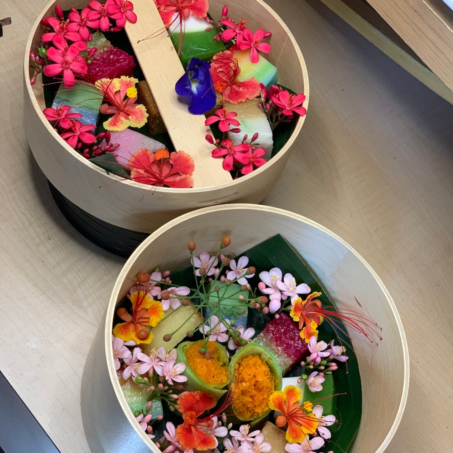 Red and Pink Two Tier (2 Pax)