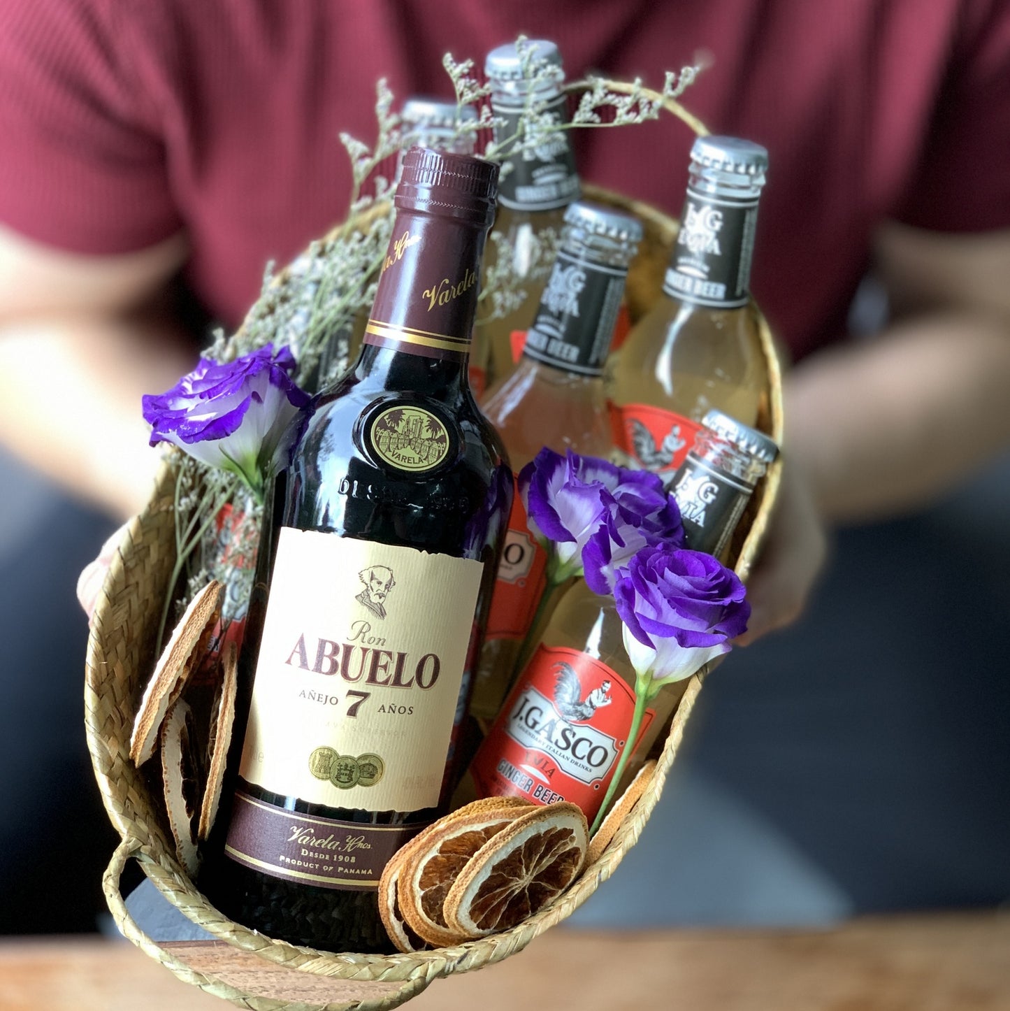 Ron Abuelo 7 Yrs Dark & Stromy Hamper