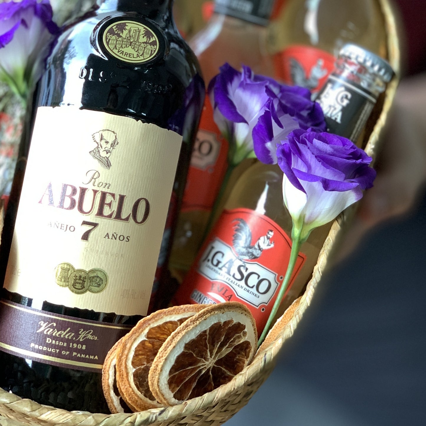 Ron Abuelo 7 Yrs Dark & Stromy Hamper
