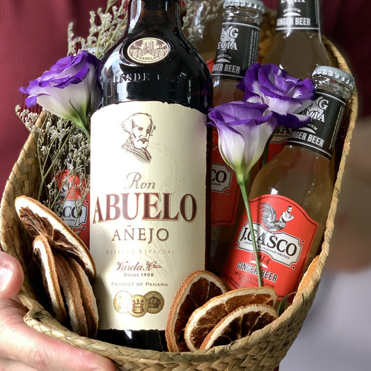 Ron Abuelo Anejo Dark & Stromy Hamper