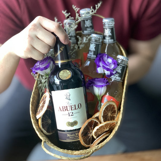 Ron Abuelo 12 Yrs Dark & Stromy Hamper
