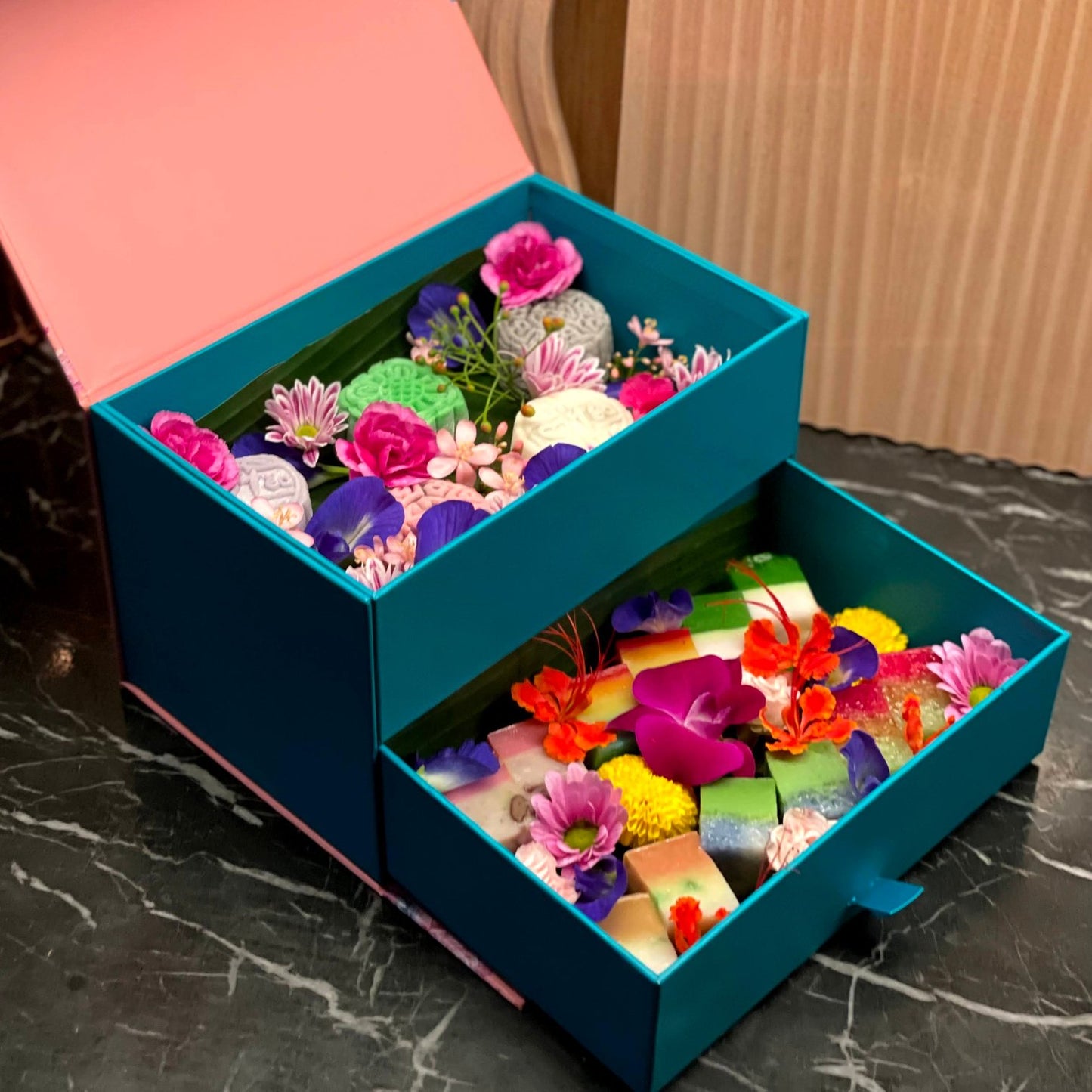 Nyonya Kueh and Pandan Swiss Rolls Double Tiers Box