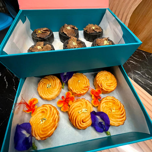 Truffle and Parmesan Mooncakes Double Tiers Box