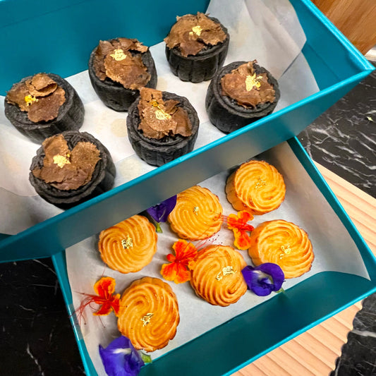 Truffle and Parmesan Mooncakes Double Tiers Box