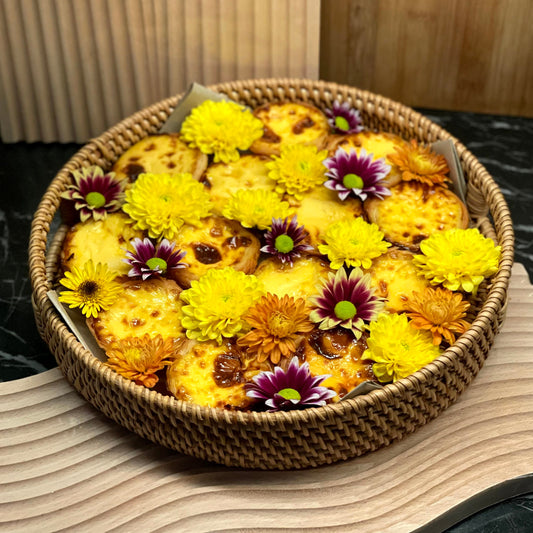 Portuguese Egg Tarts 'Pastéis de Nata' Woven Round Tray