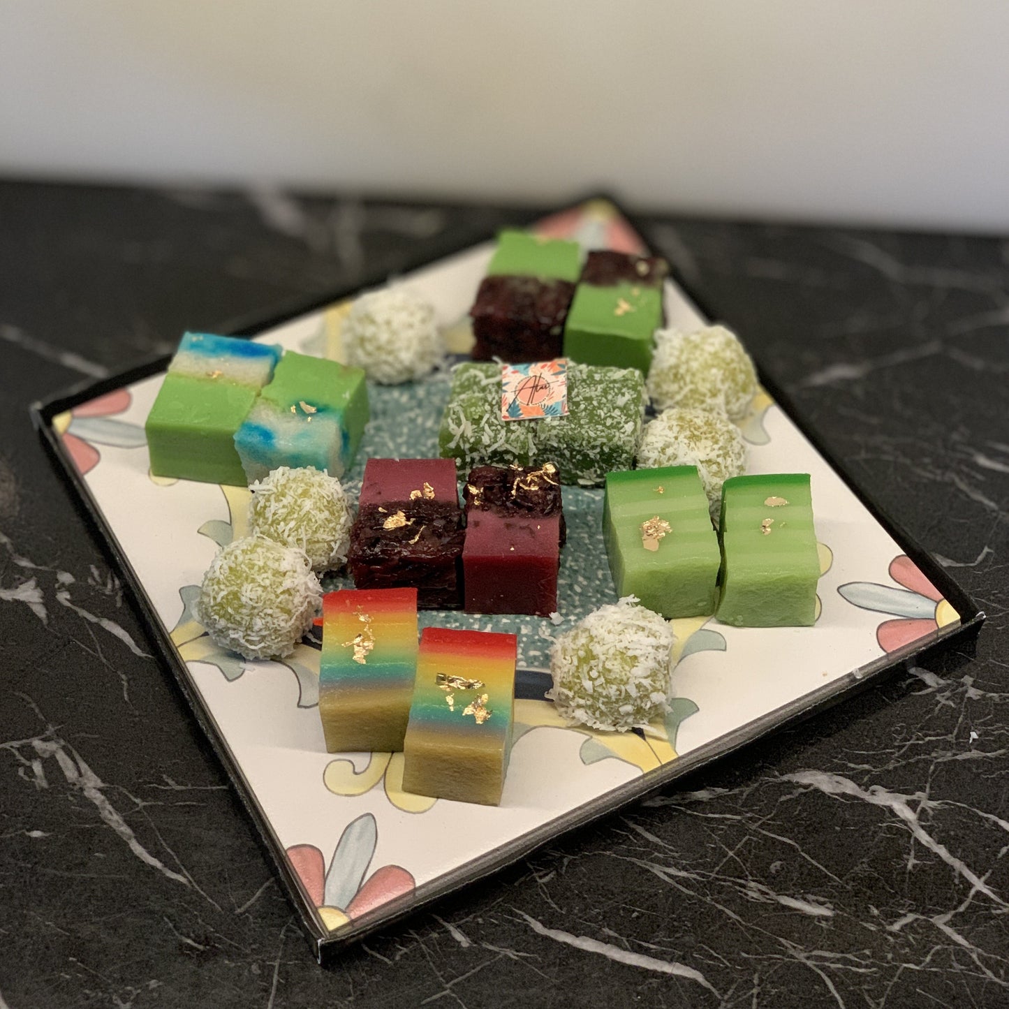 Nyonya Kueh Peranakan Tile Gift Box (4pax)