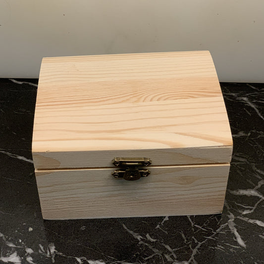 Nyonya Kueh Wooden Treasure Trove (1pax)