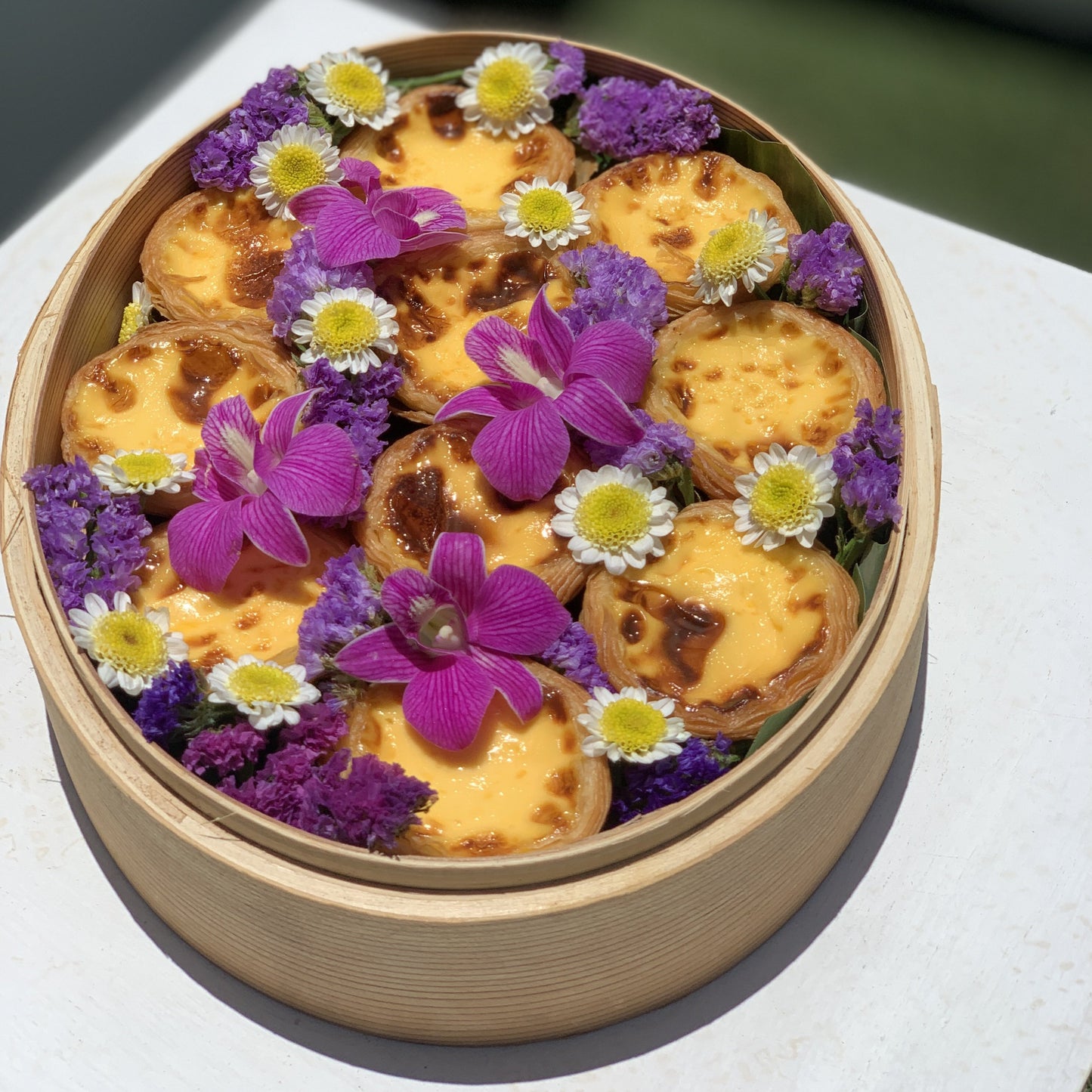 Portuguese Egg Tarts 'Pastéis de Nata' Royale Oval Basket