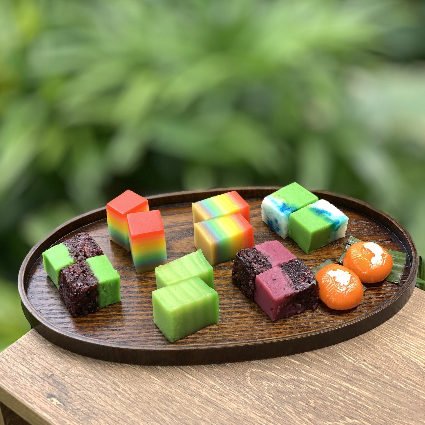 Oval Japanese Finewood Nyonya Kueh Platter (4pax)
