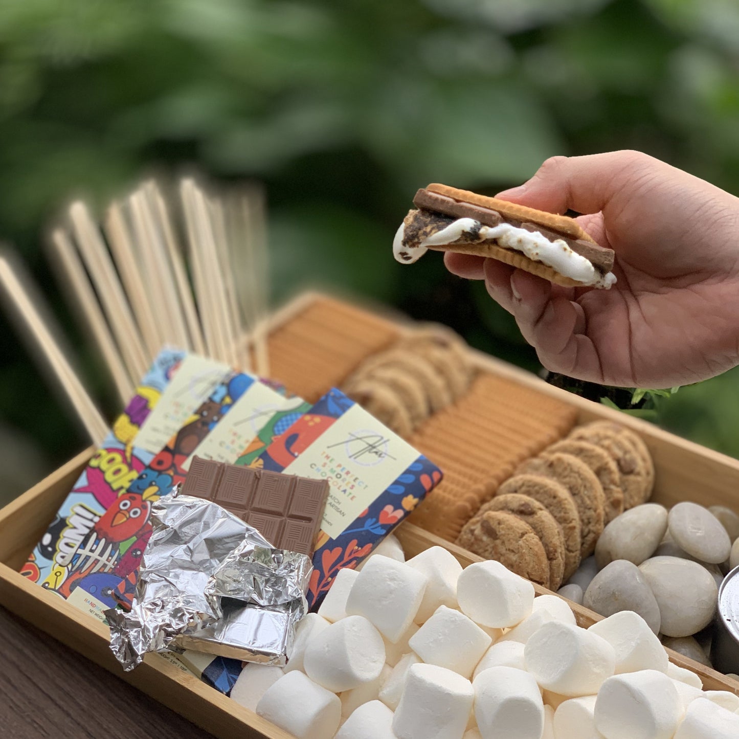 The Perfect S'mores Picnic Basket (4-6 Pax)