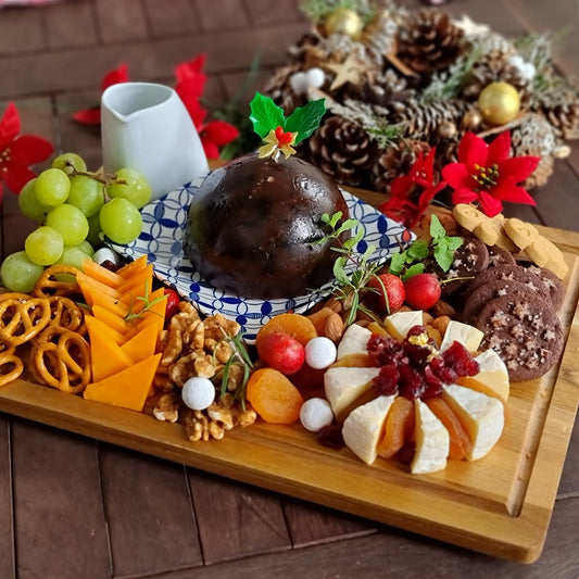 Le Réveillon Holiday pudding & cheese board