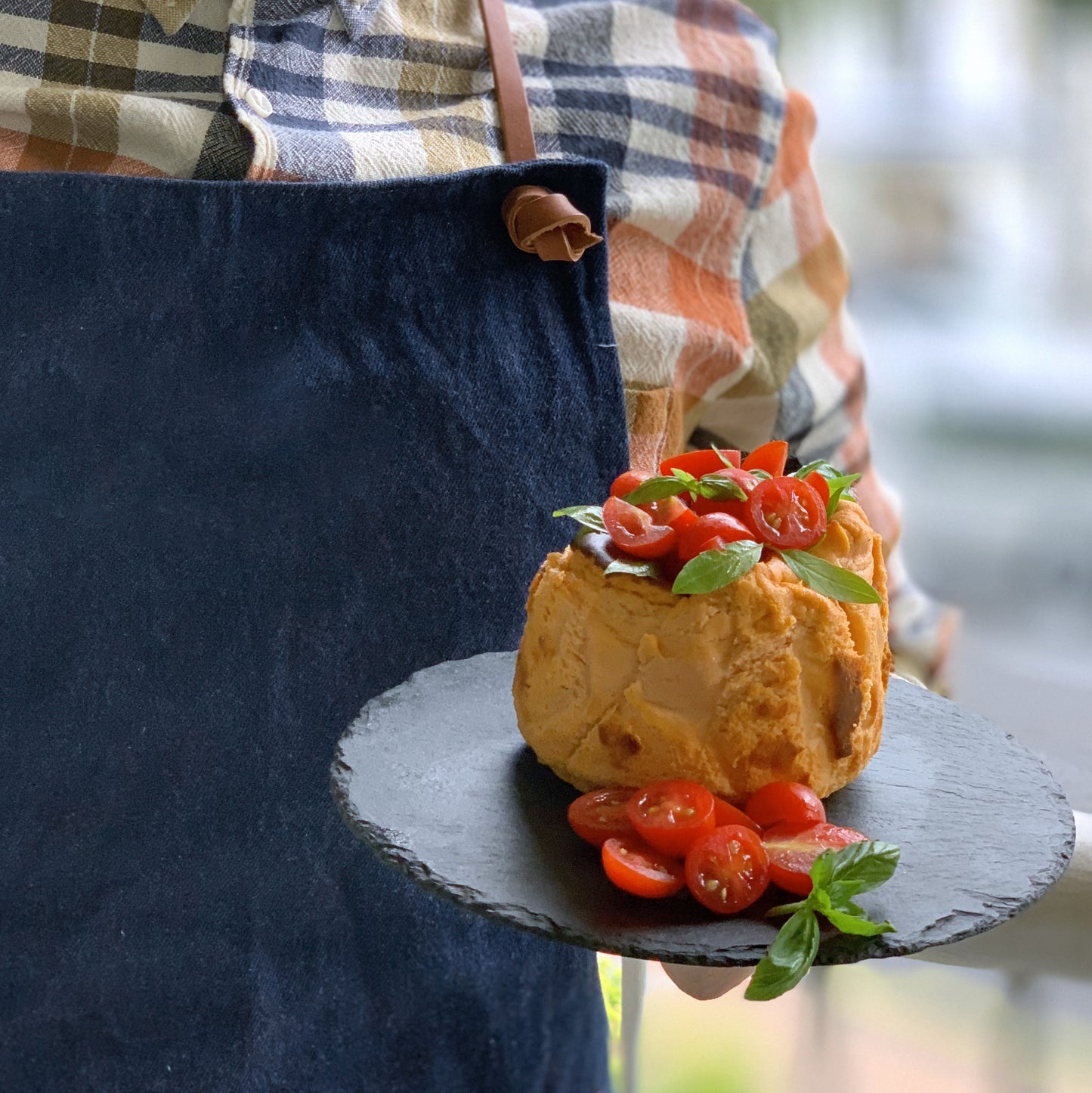 Gluten-free Burnt Cheese Cake (Tomato & Basilco)
