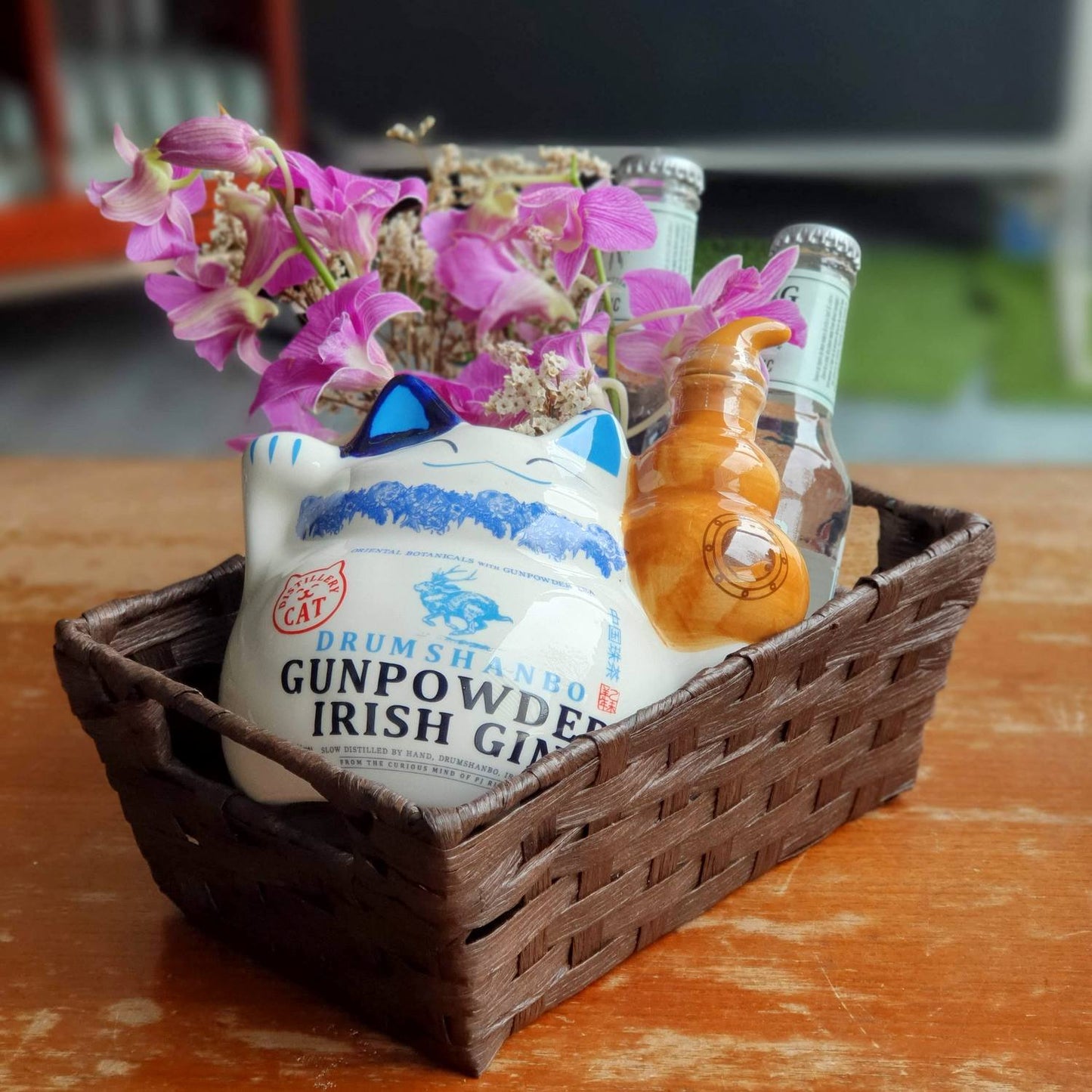 Drumshanbo Gunpowder Irish 'Fortune Cat' Gin & Tonic Basket