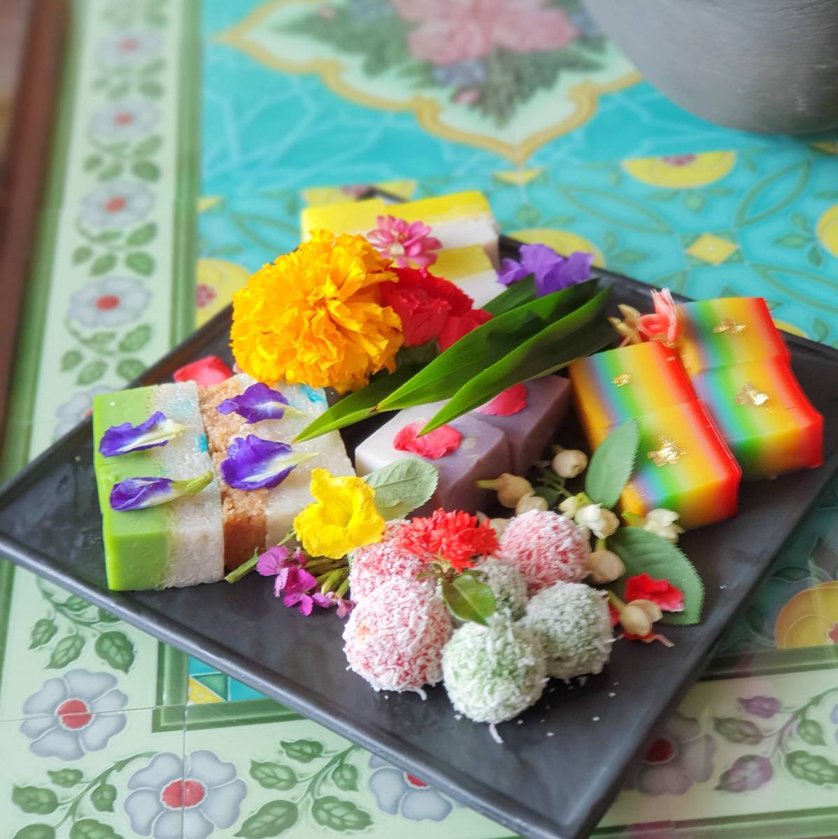 Nyonya Kueh Ceramic Platter (5pax)