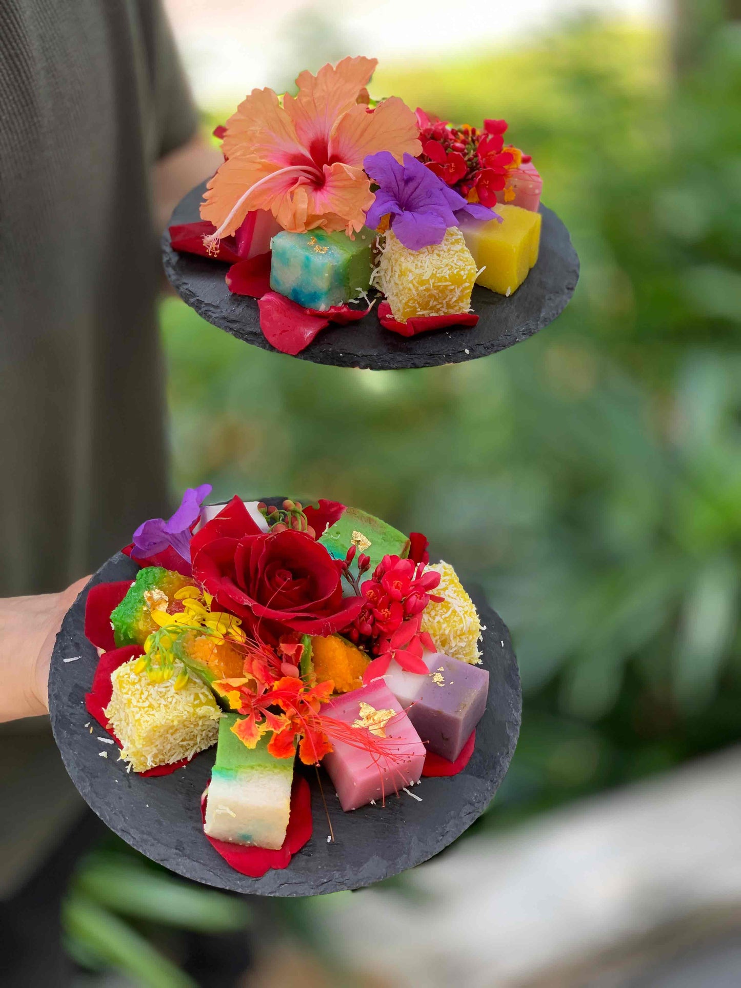 Nyonya Kueh Round Twin Slate Platter (4pax)