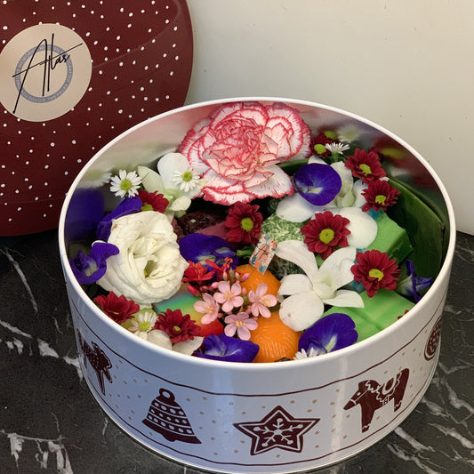 Nyonya Kueh Tin (4 Pax)