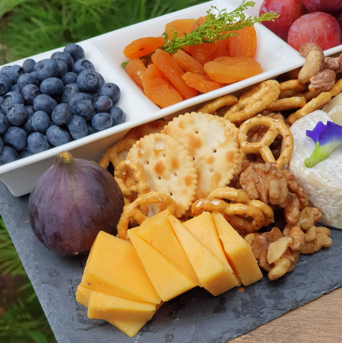 Petit Verdot Fruit, Cheese & Nuts Board (2-4 Pax)