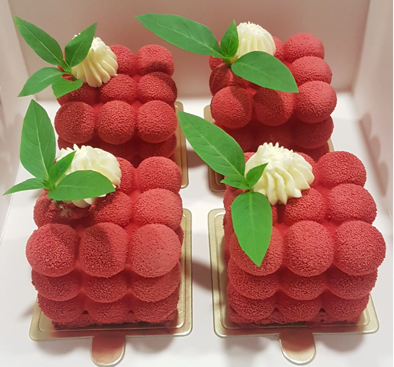 Strawberry Cube Cheese Gâteau
