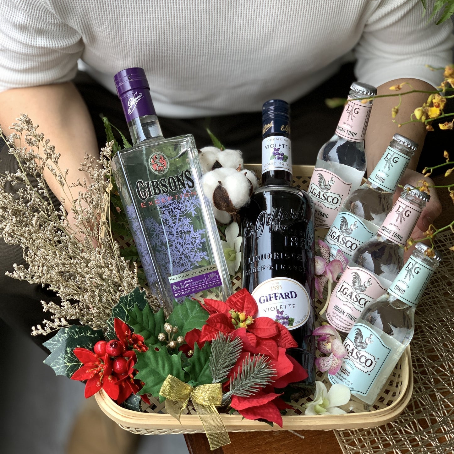 Violet Gin & Tonic Mixology Hamper